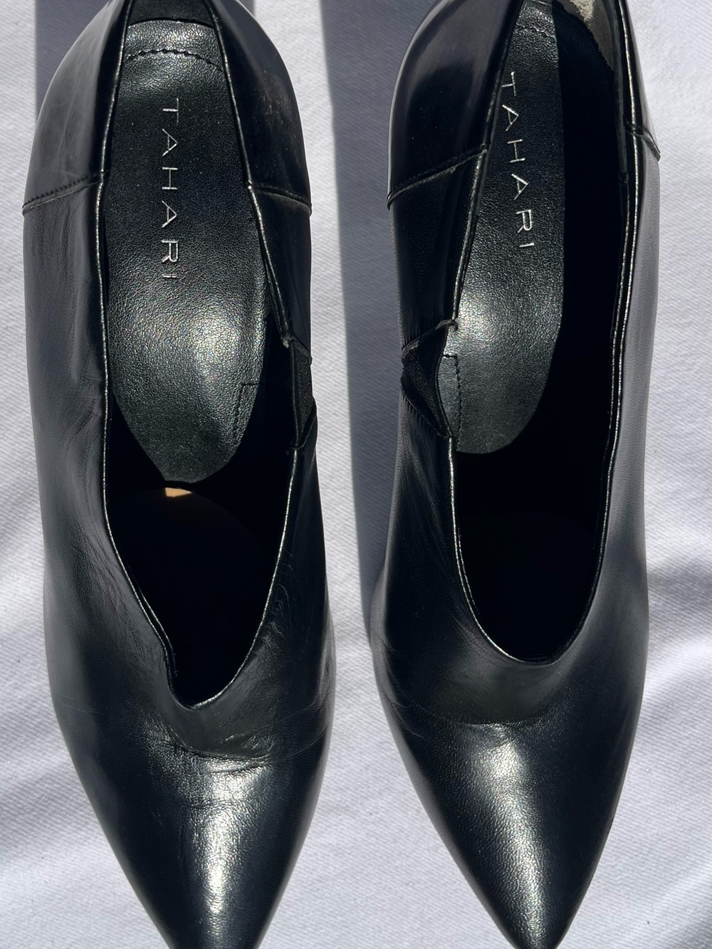 Tahari Black Pointed Leather Pumps - Sleek Slip-On Heels